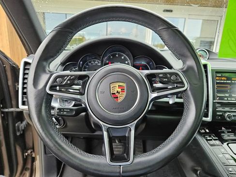 Used 2016 Porsche Cayenne AWD/4WD image 23