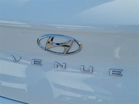 New 2026 Hyundai Venue SE image 20