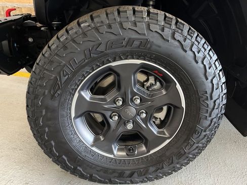 Used 2022 Jeep Gladiator Rubicon w/ LED Lighting Group image 6