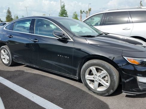 Used 2025 Chevrolet Malibu LT image 2