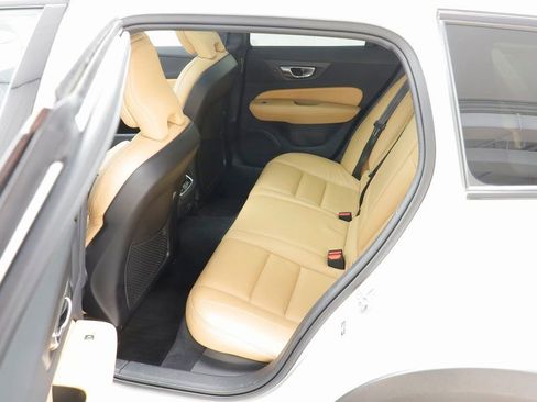 Used 2024 Volvo V60 B5 Cross Country Ultimate image 16