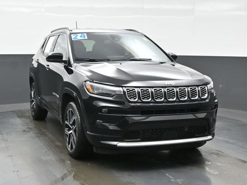 Used 2025 Jeep Compass Limited w/ Elite Group image 8
