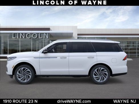 New 2026 Lincoln Navigator Reserve AWD/4WD image 3