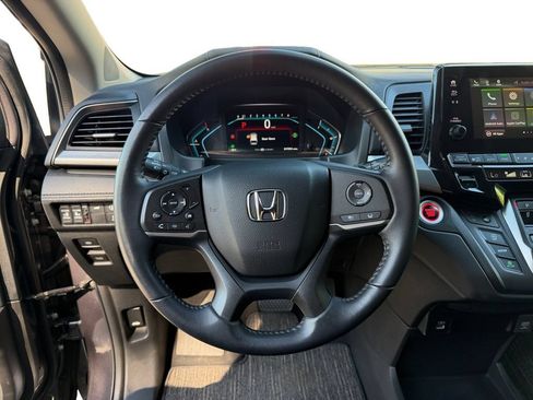 Used 2023 Honda Odyssey EX-L image 12