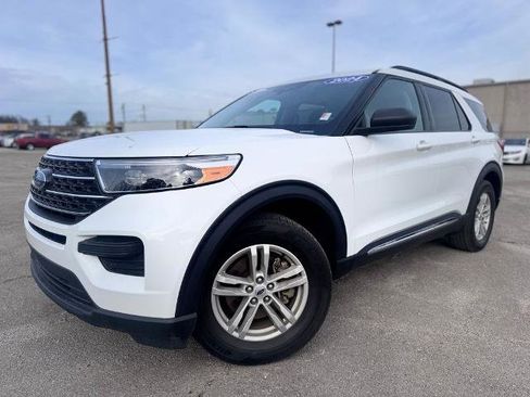 Certified 2024 Ford Explorer XLT RWD image 1