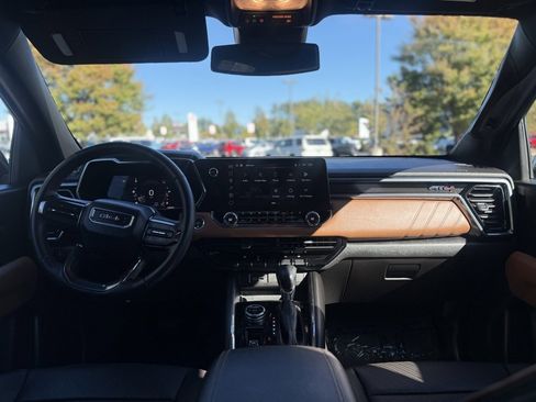 Used 2023 GMC Canyon AT4 w/ AT4 Premium Package image 20