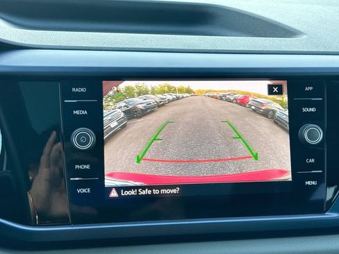 Used 2023 Volkswagen Taos SE w/ Panoramic Sunroof Package FWD image 24