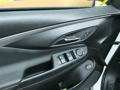 Used 2025 Buick Envista Avenir FWD image 12