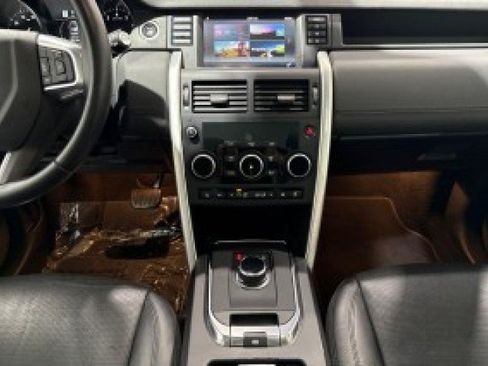 Used 2019 Land Rover Discovery Sport HSE AWD/4WD image 4