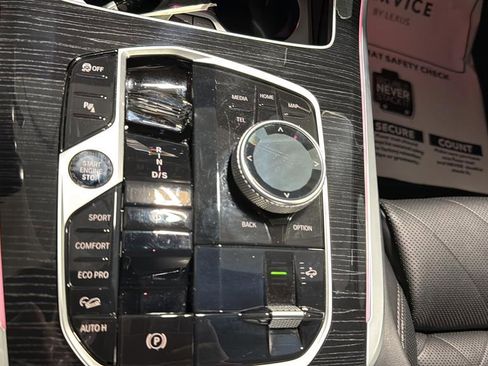 Used 2024 BMW X7 xDrive40i w/ Executive Package AWD/4WD image 33