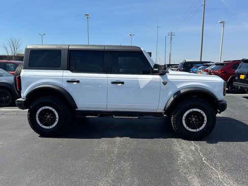 Used 2023 Ford Bronco Badlands image 2
