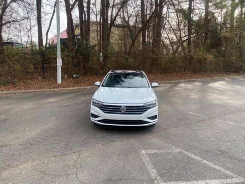 Used 2019 Volkswagen Jetta SE image 3