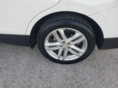 Used 2018 Chevrolet Equinox Premier image 19