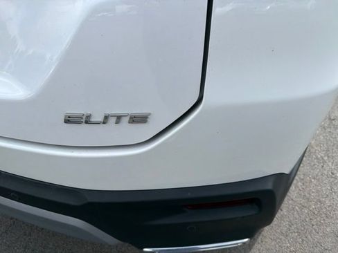 Used 2024 Honda Pilot Elite image 5