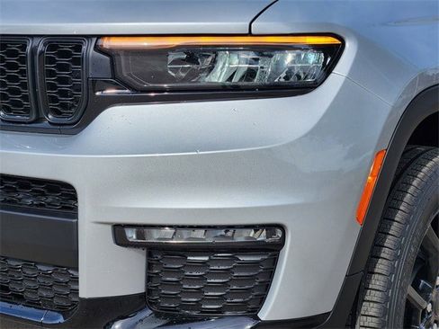 New 2025 Jeep Grand Cherokee L Limited image 5