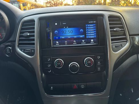 Used 2013 Jeep Grand Cherokee Laredo w/ Laredo E Group image 17