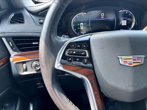Used 2018 Cadillac Escalade Premium Luxury AWD/4WD image 11