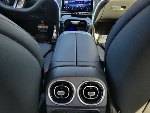 Used 2025 Mercedes-Benz C 300 Sedan image 15