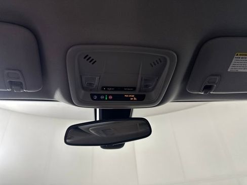 Used 2022 Chevrolet Malibu LT image 24