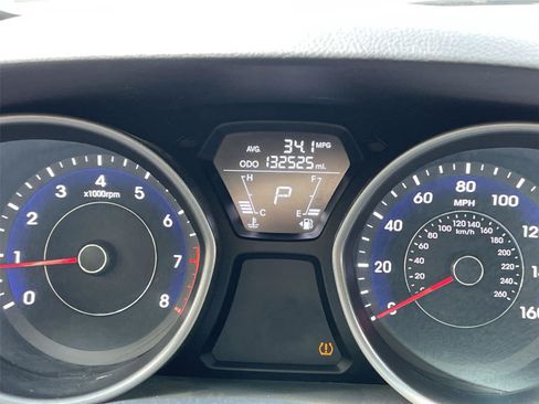 Used 2013 Hyundai Elantra Limited FWD image 29