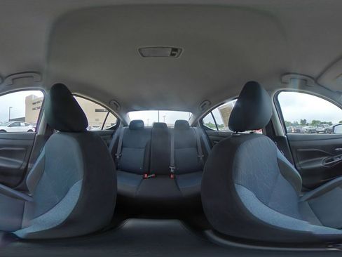 Used 2025 Nissan Versa SV FWD image 40