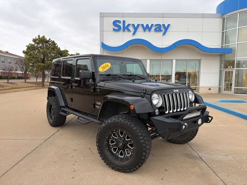 Used 2016 Jeep Wrangler Unlimited Sahara w/ Max Tow Package image 1