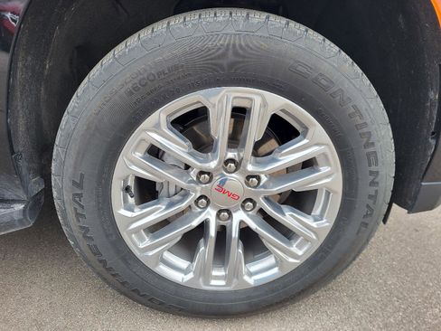 Used 2023 GMC Yukon SLT w/ SLT Premium Package image 15