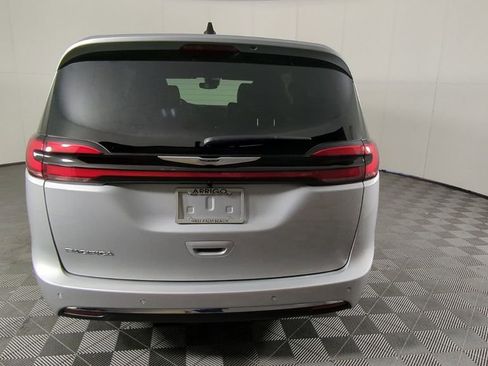 New 2026 Chrysler Pacifica Select image 6
