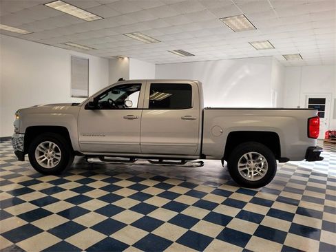 Used 2018 Chevrolet Silverado 1500 LT w/ All Star Edition image 4