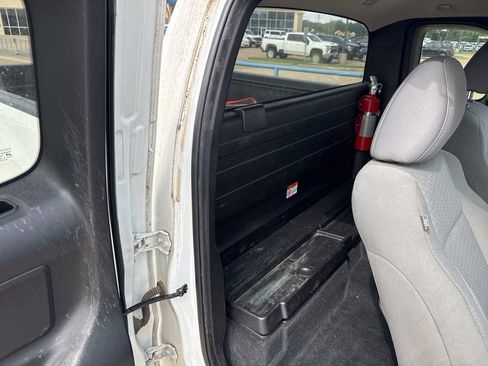 Used 2021 Toyota Tacoma SR AWD/4WD image 12