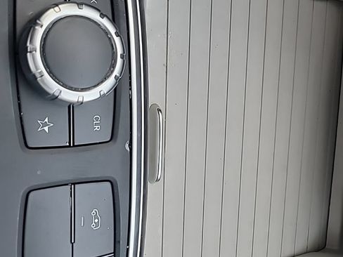 Used 2015 Mercedes-Benz GL 450 4MATIC image 22