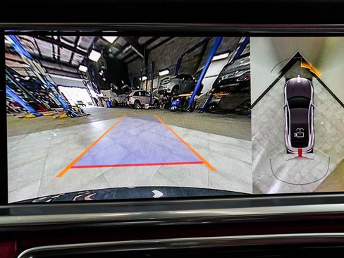 Used 2023 Porsche Panamera 4 Platinum Edition image 33