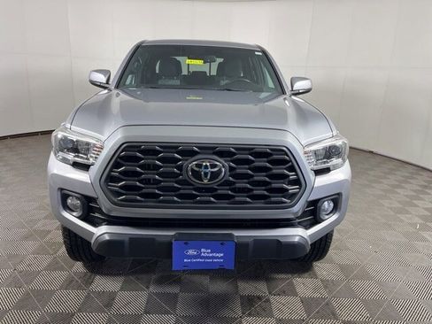 Used 2020 Toyota Tacoma TRD Off-Road image 2