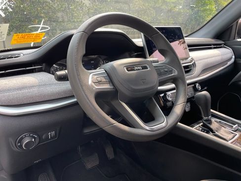 Used 2023 Jeep Compass Sport AWD/4WD image 10