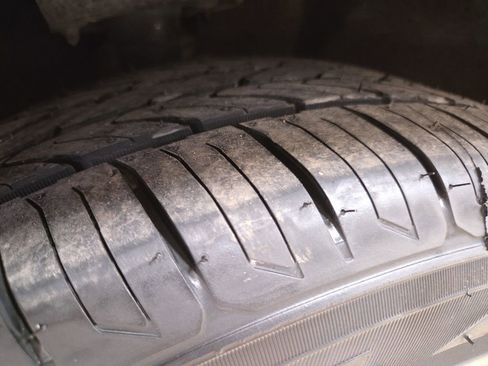 Used 2020 Chrysler Pacifica Limited w/ Quick Oder Package 2EV RED-S image 28