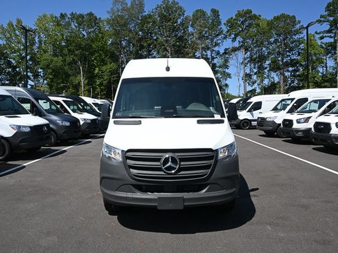 Used 2025 Mercedes-Benz Sprinter 2500 image 30