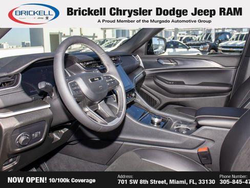 Used 2025 Jeep Grand Cherokee L Altitude image 15