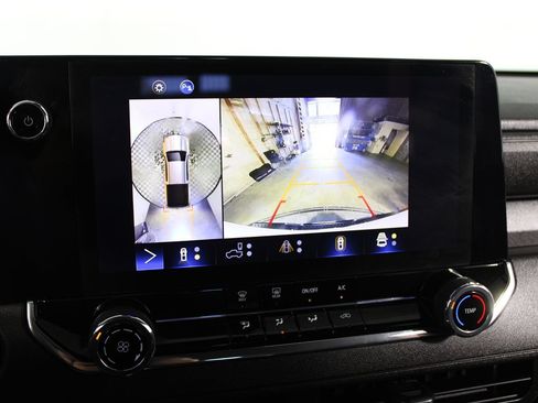 Used 2024 Chevrolet Colorado Trail Boss w/ Technology Package AWD/4WD image 28