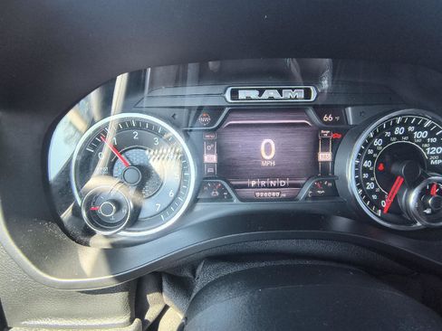 Used 2020 RAM 1500 Big Horn AWD/4WD image 16