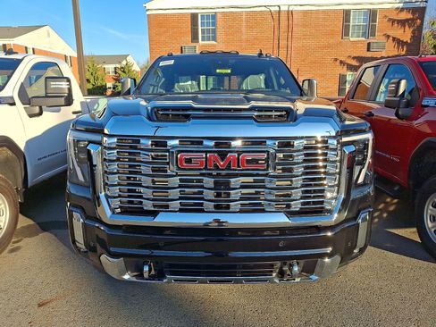 New 2026 GMC Sierra 3500 Denali w/ Denali Reserve Package image 2