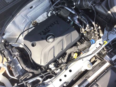 Used 2024 Buick Encore GX Sport Touring image 21