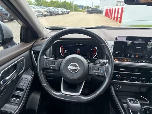 Used 2023 Nissan Rogue Platinum FWD image 28