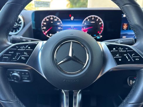 Used 2025 Mercedes-Benz GLA 250 image 24