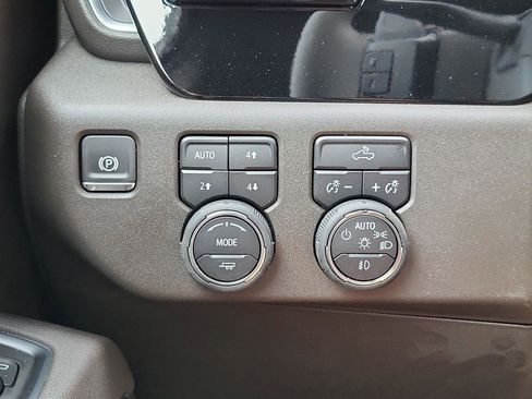 New 2025 Chevrolet Silverado 1500 LT Trail Boss w/ Dark Appearance Package image 17