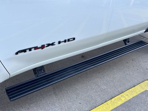 Used 2024 GMC Sierra 2500 AT4X image 17