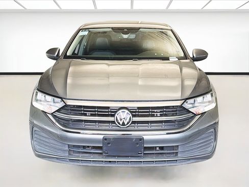 Used 2022 Volkswagen Jetta SE FWD image 2