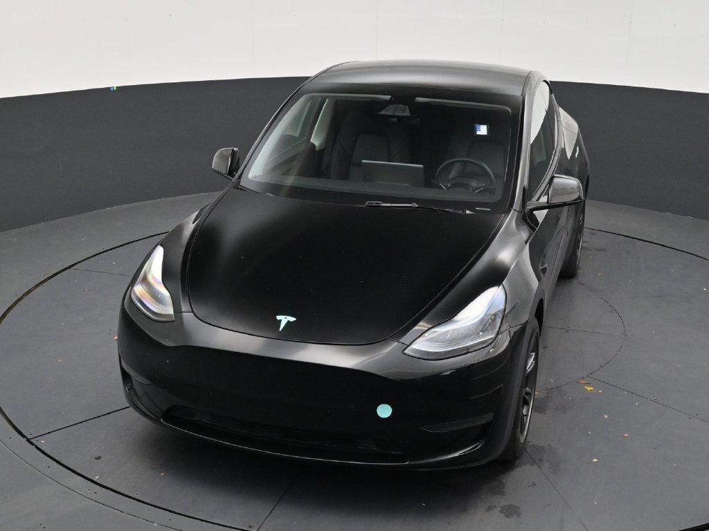Used 2024 Tesla Model Y Long Range RWD image 18