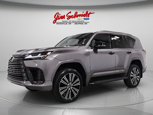 Used 2025 Lexus LX 600 4WD w/ Appearance Package image 3