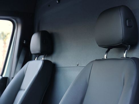 Used 2024 Mercedes-Benz eSprinter 170 Cargo image 5