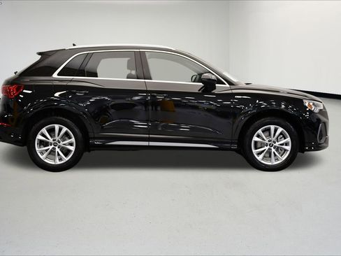 Used 2025 Audi Q3 2.0T Premium w/ Convenience Package image 6